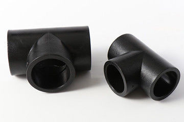 El HDPE estándar del ANSI ASME que reduce junta con te la instalación de tuberías plástica